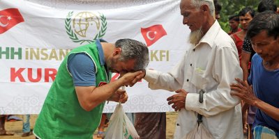 Mahmut Eraslan: ''Gazze'den Türkistan'a yardım eli uzatıyoruz''