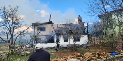 Saimbeyli’de yanan ev kullanılmaz hale geldi