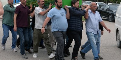 Eski kocası tarafından öldürülen 2 çocuk annesi toprağa verildi