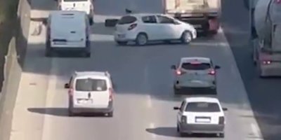 Tırın kopan lastik kaplaması, zincirleme kazaya sebep oldu