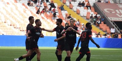 Geosis Boluspor, Adanaspor'u 7-0 yenerek play-off'a adını yazdırdı