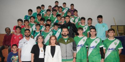 Seyhan Belediyesi, işitme engellileri sahada buluşturdu