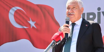 Büyükşehir Belediyesi; Kızılay aracılığıyla Suriye’ye 3 tır insani yardım malzemesi gönderdi.