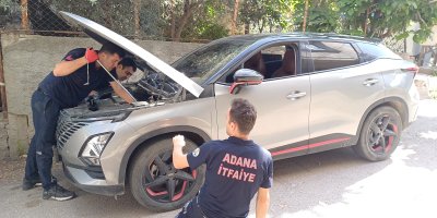 Aracın motoruna sıkışan yavru kedi kurtarıldı