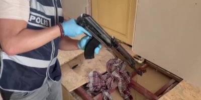 Eve özel zula yaptırıp kalaşnikof saklamış: Şüpheli tutuklandı