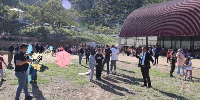 Gökyüzü uçurtmalarla şenlendi