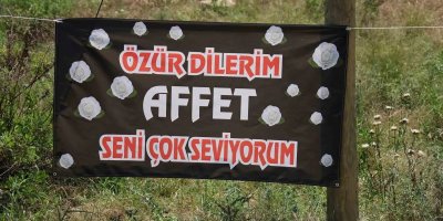 Adana'da gizemli 'özür dilerim affet seni çok seviyorum' ilanı