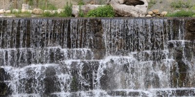 Adana sıcağından kaçan Yedigöze tabiat parkında serinliyor