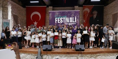 Küçük yürekler, turkuaz sanat festivali’nde büyük eserler icra etti
