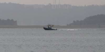 Tekneden göle düşen genci arama çalışmaları sürüyor