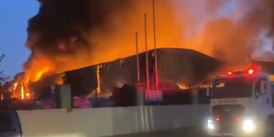 Adana'da geri dönüşüm fabrikasında yangın