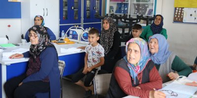 Hepsi torun sahibi: Adanalı ninelerin okuma azmi