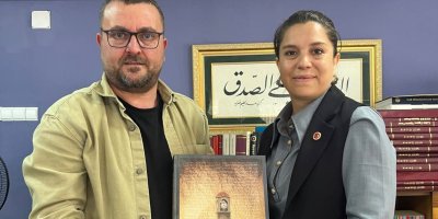 Ankara Rehberler Odası Başkanı'na, Adana'dan Portreler Galerisi kitabıyla hayırlı olsun ziyareti!