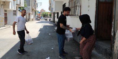 Adana'da ihtiyaç sahibi ailelere et dağıtıldı