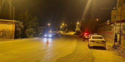 Aranan 2 şahıs yakalanıp cezaevine teslim edildi