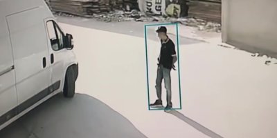 İki araç çalan 17 yaşındaki şüpheli, kovalamacada yakalandı