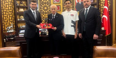 ABD yolundaki ‘TÜRKHAN’ MHP Lideri Bahçeli’ye hediye edildi