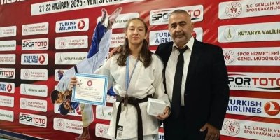 Adanalı sporcu Medine Özdurmuşoğlu Türkiye üçüncüsü oldu!