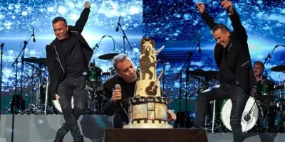 Adanalı sanatçı 30. sanat yılını Harbiye'de kutladı