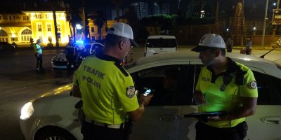 Adana'da alkol ve ışık donanımı uygulaması: 98 kişiye 596 bin 659 TL ceza