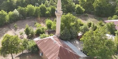 Tescilli tarihi cami geçmişin izlerini geleceğe taşıyor