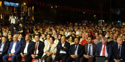Adana'da ‘15 Temmuz Demokrasi ve Birlik Günü' nöbeti tutuldu, şehitler anıldı