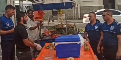 Zabıtadan seyyar satıcılara müdahale 