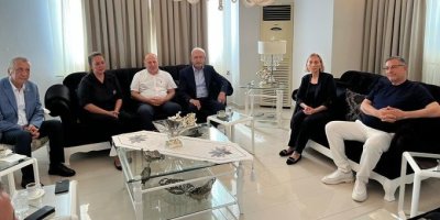 Kemal Kılıçdaroğlu, Yardımcı ailesine taziye ziyaretinde bulundu.