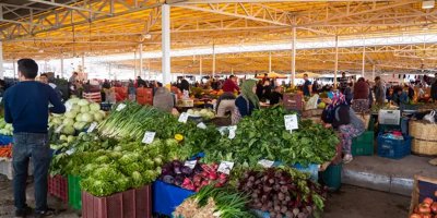 Adana'da pazar sepetleri küçülüyor, pazar esnafı isyanda! 'Taneyle pazarlık yapılıyor'