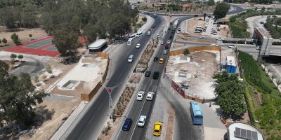 Adana’nın ilk modern yaya üst geçidi çalışmaları devam ediyor