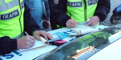7.122 Sürücüye trafik cezası kesildi 