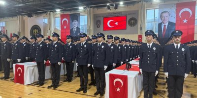 Adana’da 323 polis adayı yemin ederek mezun oldu