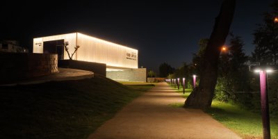 Sarıçam'da yapılan Ferdi Tayfur Sanat Merkezi ve Müzesi içerisinde neleri barındırıyor?