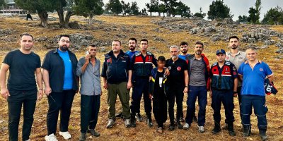 Adana'da kayıp olarak aranan çocuk komşusunun damında uyurken bulundu