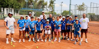 Ürdünlü tenisçiler kamp için Adana'da