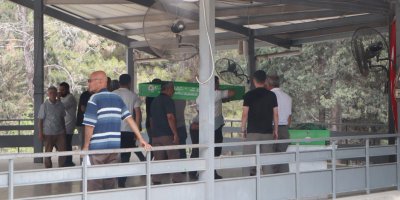 Cinnetin bıraktığı acı: Anne ve kızı yan yana, baba ayrı noktaya defnedildi