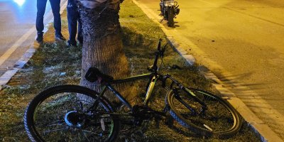 Adana'da motosiklet ile bisiklet çarpıştı: 1 kişi hayatını kaybetti 1 kişi yaralandı