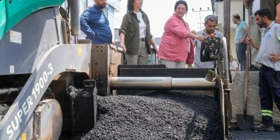 Seyhan'da asfalt hamlesi devam ediyor