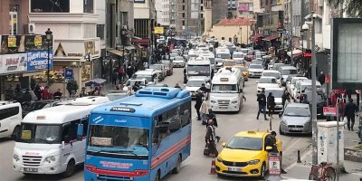 Adana'nın trafik akışı İstanbul'u aratmıyor!