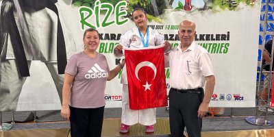 Adanalı Sporcu Ayşegül Reyyan Şimşek yine şampiyon oldu!