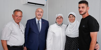 Vali Köşger, Gazze’den gelen Filistinli aileleri ziyaret etti