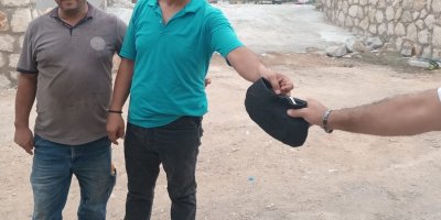 Belediye görevlilerinden örnek davranış buldukları cüzdanı sahibine teslim ettiler