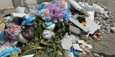 Adana'da çöp ve molozlar dağ gibi birikti, vatandaşlar tepkisini dile getirdi