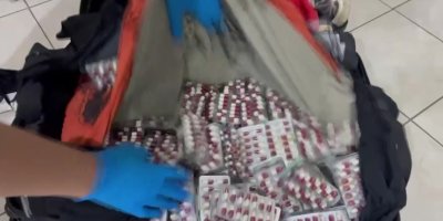 Bavulundan 5 bin 642 adet uyuşturucu hap çıktı: "Yıllık içeceğim" dedi