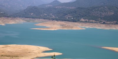 Kuraklık narenciye bahçelerini tehdit etmeye başladı