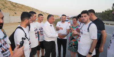Güngör Geçer’den Özgürlük Yürüyüşü’ndeki gençlere destek