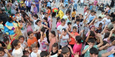 Yüreğir Belediyesi Çocuk Şenlikleri Başladı