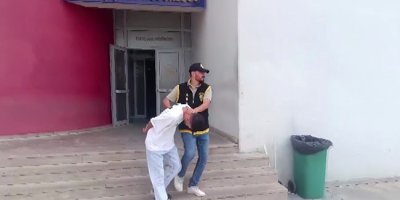 Sahte polis, Suriyeli aileyi dolandırdı ama kaçamadan suçüstü yakalandı