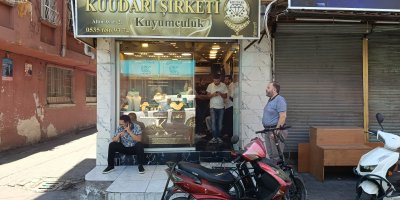 Adana’da kuyumcu soygunu: 2 kişiyi vurup 1 kilo altın çaldılar