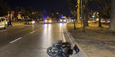 Devrilen motosikletteki genç hayatını kaybetti